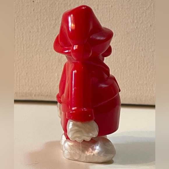 Hot Wheels Advent Calendar Santa's Red & White Elf Plastic Figure, 2 3/8 - Picture 4 of 7